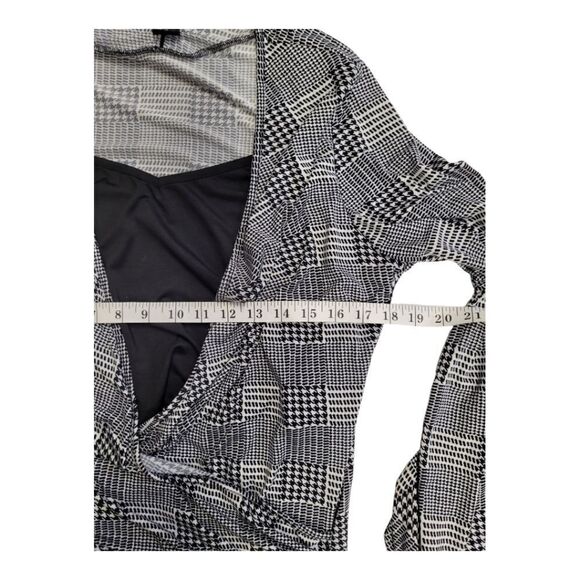 Robert Louis wrap blouse - Picture 15 of 16